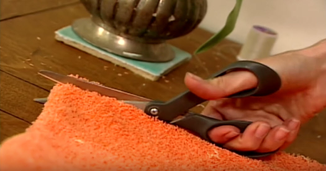 How to Make a Recycled Bath Towel Rug Useful Tips for All